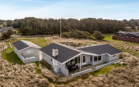 Fridgerd - 300M from the Sea: Bois, Domicile, Porche, Plate-Forme, Dur, Toit, Tache De Bois, Parquet, Eco Hôtel