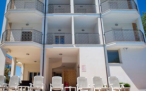 Tortoreto Apartment Close To The Sea, Ac,wi -fi: Bleu, Piscine, Balcon, Hôtel