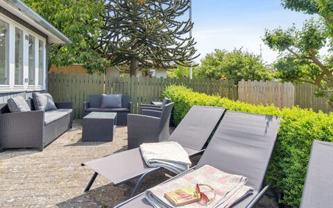 Dreng - 250M from the Sea: Biens, Ombre, Allée, Ferme