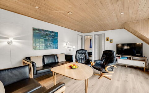 Thiodver - 850M from the Sea: Design Intérieur, Bois, Plafond, Sol, Meubles, Parquet, Pièce, Sol, Salon, Domicile