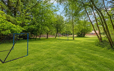 Ulf - 2Km from the Sea: Herbe, Lot Terre, Pelouse, Jardin, Prairie, Ombre, Parc, Cour, Aménagement Paysager