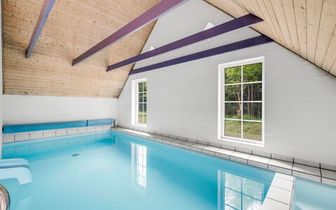 Ulf - 2Km from the Sea: Bleu, Piscine, Meubles, Mobilier De Jardin, Recours, Chaise, Ombre, Eco Hôtel, Pot De Fleur