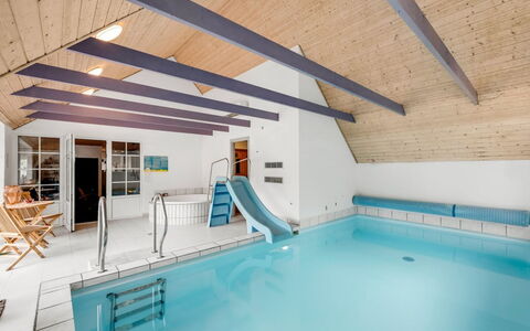 Ulf - 2Km from the Sea: Bleu, Piscine, Meubles, Mobilier De Jardin, Recours, Chaise, Ombre, Eco Hôtel, Pot De Fleur