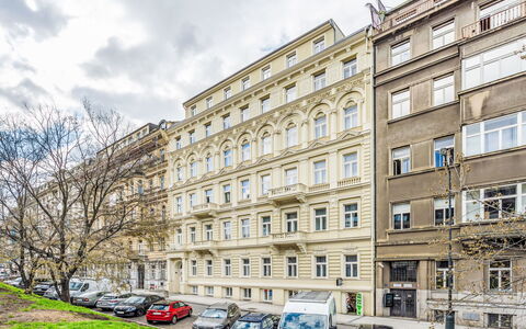 Prague Centre 109: Bâtiment, Appartement, Condominium, Familiale, Usage Mixte, Véhicule De Luxe, Parking