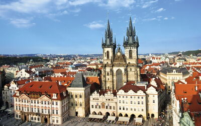 Prague Centre 109: Bâtiment, Ville, Zone Urbaine, Façade, Ville, Clocher, Point De Repère, Flèche, Architecture, Médiéval Architecture