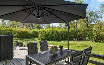 Lovis - 570M from the Sea
