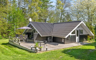 Lovis - 570M from the Sea