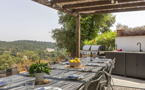 Julilou: Hacienda, Recours, Hôtel