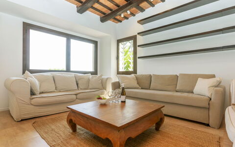 Julilou: Hacienda, Recours, Hôtel