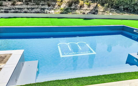 Umbriancevilla: Bleu, Piscine, Loisir, Composite, Caractéristique De L'Eau, Aménagement Paysager, Ombre, Recours, Conception, Hôtel