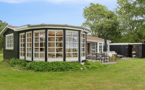 Catalin - 50M from the Sea: Jardin, Chalet, Biens, Structure En Plein Air, Pelouse, Cour, Ombre, Batiments Jardin, Aménagement Paysager, Ferme