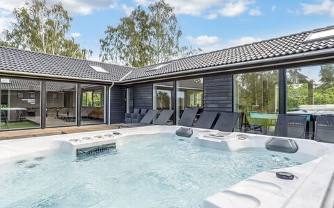 Matild - 400M from the Sea: Piscine, Conception, Structure En Plein Air, Recours, Siding