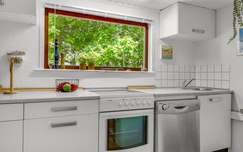 Goodje - 400M from the Sea: Cuisine, Appareil De Cuisine, Principaux Appliance, Comptoir, Électroménager, Design Intérieur, Sol, Robinet, Evier, Luminaire Plomberie