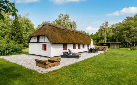 Aatos - 2Km from the Sea: Bois, Domicile, Porche, Plate-Forme, Dur, Toit, Tache De Bois, Parquet, Eco Hôtel
