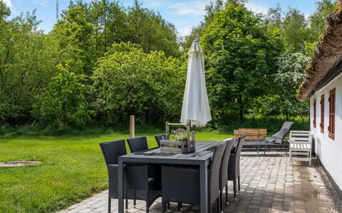 Aatos - 2Km from the Sea: Bois, Domicile, Porche, Plate-Forme, Dur, Toit, Tache De Bois, Parquet, Eco Hôtel