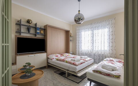 Villa Solaris: Meubles, Design Intérieur, Sol, Sol, Bois, Pièce, Plafond, Lit, Éclairage, Chambre