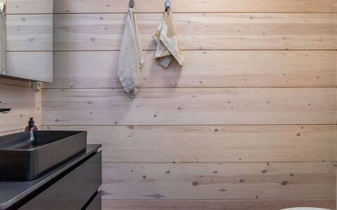 Sarppala: Bois, Sol, Sol, Planche, Luminaire Plomberie, Dur, Parquet, Tache De Bois, Salle De Bains