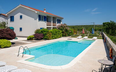 Krk Krk 710: Bleu, Piscine, Recours, Biens, Chalet, Ferme, Villa, Ombre, Mobilier De Jardin, Aménagement Paysager