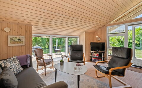 Leeve - 1.3Km from the Sea: Maison, Domicile, Porte, Toit, Chalet, Biens, Jardin, Ombre, Siding, Cour