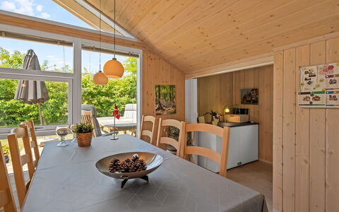 Leeve - 1.3Km from the Sea: Maison, Domicile, Porte, Toit, Chalet, Biens, Jardin, Ombre, Siding, Cour