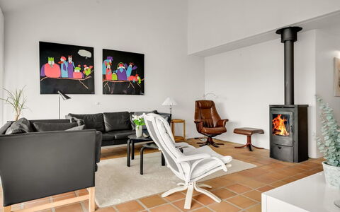 Nis - 900M from the Sea: Meubles, Sol, Sol, Bois, Design Intérieur, Parquet, Salon, Chaise, Éclairage, Domicile