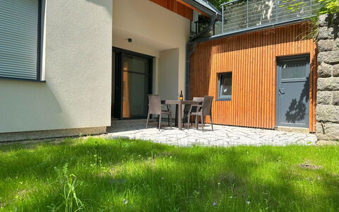 Bedrichov 401: Chalet, Arrière-Cour, Jardin, Tache De Bois, Dur, Ombre, Cour, Siding, Aménagement Paysager, Cour
