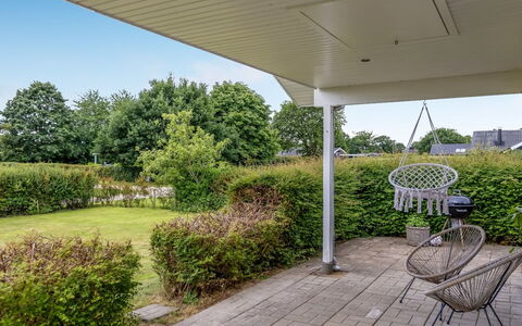 Tolke - 400M from the Sea: Toit, Maison, Domicile, Chalet, Porte, Siding, Plate-Forme, Porche, Planche, Dur