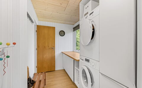 Eine - from the Sea: Machine À Laver, Sol, Bois, Principaux Appliance, Design Intérieur, Sécheuse, Buanderie, Sol, Plafond, Pièce