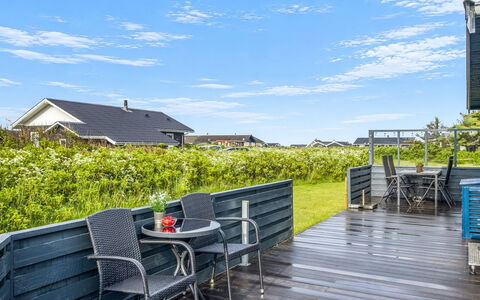 Iiris - 200M from the Sea: Bois, Domicile, Porche, Plate-Forme, Dur, Toit, Tache De Bois, Parquet, Eco Hôtel