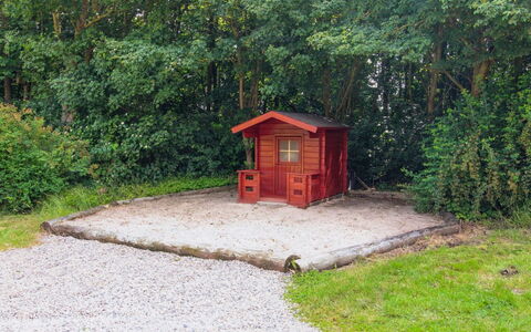 Josefiina - 22Km from the Sea: Bois, Sol, Design Intérieur, Sol, Meubles, Parquet, Pièce, Plafond, Tache De Bois, Dur
