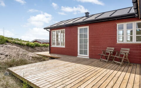 Thine - 250M from the Sea: Maison, Toit, Domicile, Chalet, Cabanon, Batiments Jardin, Siding, Cour, Cabane En Rondins, Cabane