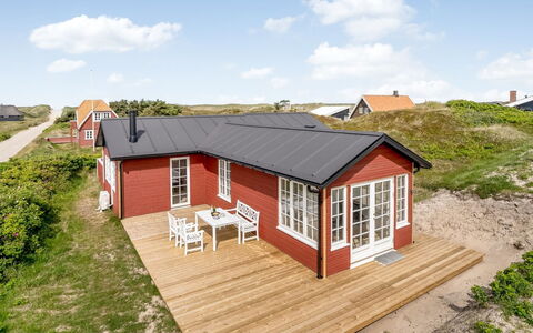 Thine - 250M from the Sea: Maison, Toit, Domicile, Chalet, Cabanon, Batiments Jardin, Siding, Cour, Cabane En Rondins, Cabane