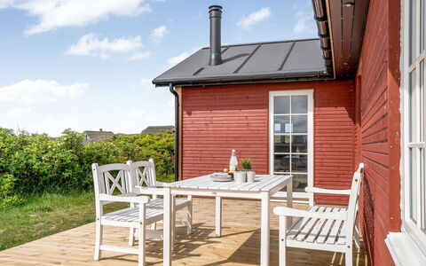 Thine - 250M from the Sea: Maison, Toit, Domicile, Chalet, Cabanon, Batiments Jardin, Siding, Cour, Cabane En Rondins, Cabane
