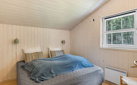 Batsha - 1.7Km from the Sea: Bois, Sol, Plafond, Design Intérieur, Sol, Chambre, Pièce, Lit, Parquet, Linge