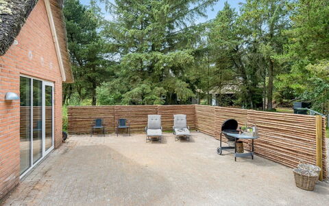 Batsha - 1.7Km from the Sea: Bois, Domicile, Chalet, Mobilier De Jardin, Jardin, Chaise, Arrière-Cour, Cour, Ombre, Aménagement Paysager