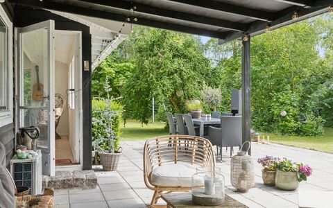 Eida - 1.7Km from the Sea: Bois, Sol, Design Intérieur, Sol, Meubles, Parquet, Pièce, Plafond, Tache De Bois, Dur