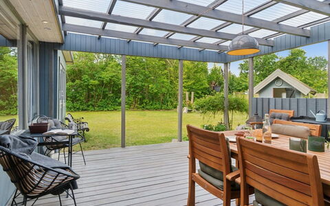 Keke - 2.5Km from the Sea: Bois, Sol, Design Intérieur, Sol, Meubles, Parquet, Pièce, Plafond, Tache De Bois, Dur