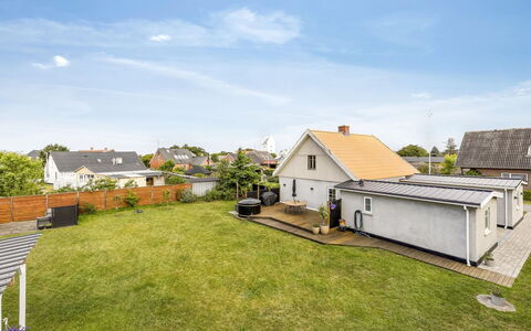 Nanja - 250M from the Sea: Bois, Domicile, Porche, Plate-Forme, Dur, Toit, Tache De Bois, Parquet, Eco Hôtel