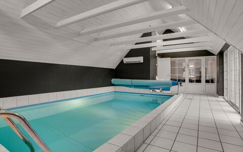 Tara - 1Km from the Sea: Sol, Sol, Design Intérieur, Piscine, Plafond, Recours, Appartement, Tuile, Hôtel, Grenier