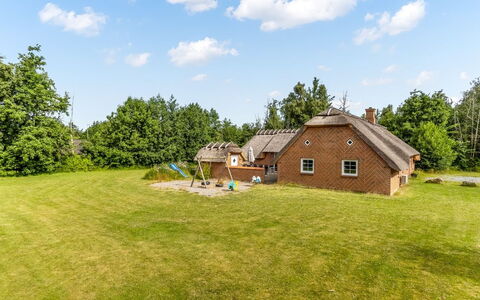Tara - 1Km from the Sea: Herbe, Arbre, Prairie, Maison, Plaine, Zone Rurale, Chalet, Paysage, Lot Terre