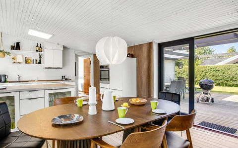Anabel - 600M from the Sea: Bois, Domicile, Porche, Plate-Forme, Dur, Toit, Tache De Bois, Parquet, Eco Hôtel