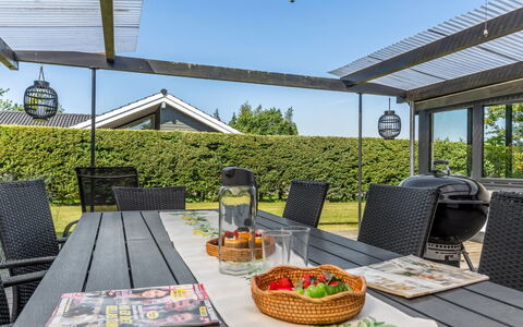 Anabel - 600M from the Sea: Bois, Domicile, Porche, Plate-Forme, Dur, Toit, Tache De Bois, Parquet, Eco Hôtel