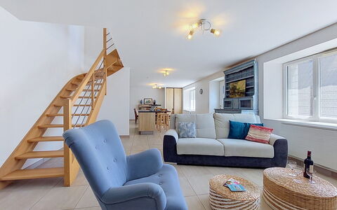 Kerdro: Meubles, Design Intérieur, Canapé, Sol, Sol, Bois, Pièce, Salon, Plafond, Appartement