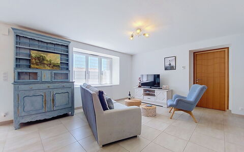 Kerdro: Meubles, Design Intérieur, Sol, Canapé, Bois, Sol, Plafond, Pièce, Salon, Appartement