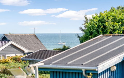 Lillan - from the Sea: Bleu, Toit, Maison, Domicile, Chalet, Mer, Océan, Siding, Côte, Ombre