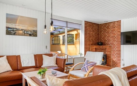 Lillan - from the Sea: Design Intérieur, Bois, Sol, Plafond, Meubles, Sol, Canapé, Pièce, Salon, Domicile