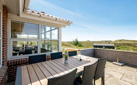 Ema - 500M from the Sea: Bois, Domicile, Porte, Dur, Tache De Bois, Daylighting, Chaise, Mobilier De Jardin, Conception, Balcon