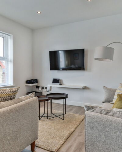 Belle House, Apt 4