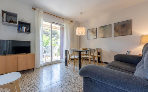 Mas Baixuli: Meubles, Propriété, Cabinetry, Confort, Bâtiment, Bleu Azur, Bois, Éclairage, Lampe, Design Intérieur