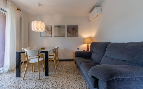 Mas Baixuli: Meubles, Propriété, Cabinetry, Confort, Bâtiment, Bleu Azur, Bois, Éclairage, Lampe, Design Intérieur